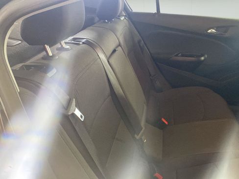 Used 2019 Chevrolet Cruze LT FWD image 27