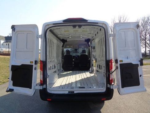 Used 2022 Ford Transit 250 Medium Roof image 5