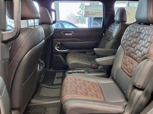 New 2025 Nissan Armada Platinum Reserve image 34