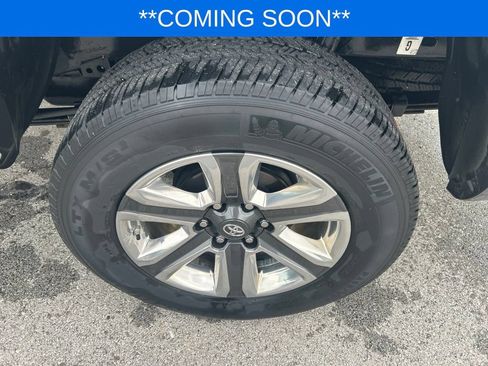 Used 2019 Toyota Tacoma Limited AWD/4WD image 19