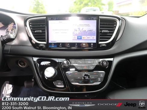 New 2026 Chrysler Voyager LX FWD image 15
