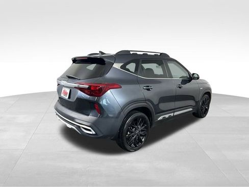 Used 2022 Kia Seltos Nightfall Edition image 7