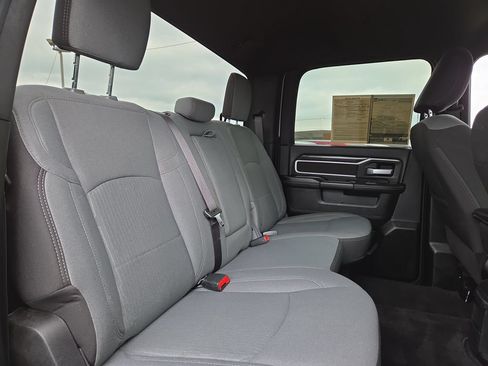 Used 2024 RAM 3500 Big Horn AWD/4WD image 17