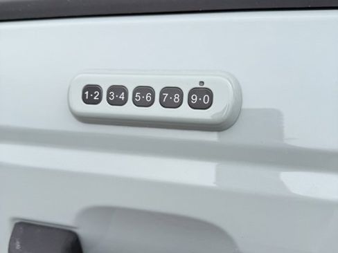 Used 2023 Ford Bronco Badlands w/ Sasquatch Package image 13