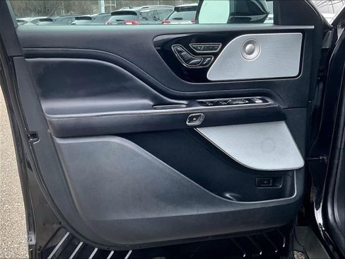 Used 2022 Lincoln Aviator Reserve w/ Equipment Group 201A image 9