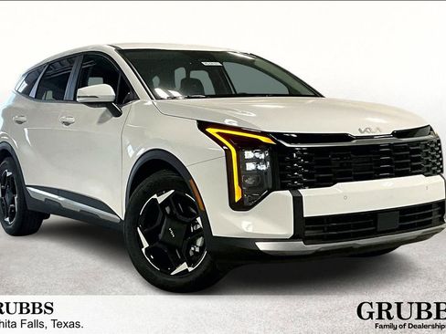 Used 2026 Kia Sportage EX FWD image 1