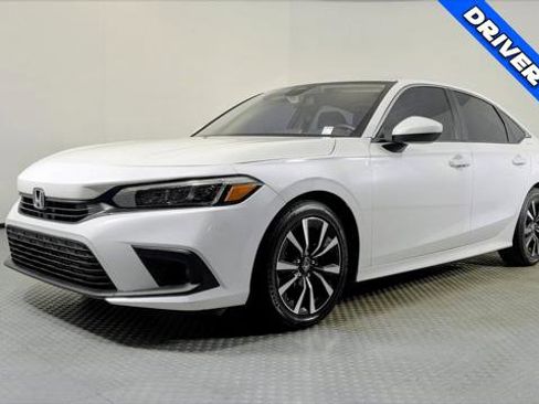 Used 2024 Honda Civic EX image 2