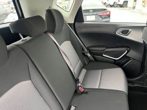 Used 2025 Kia Soul LX w/ LX Technology Package image 35