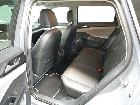 Used 2022 Volkswagen Taos SE AWD/4WD image 30