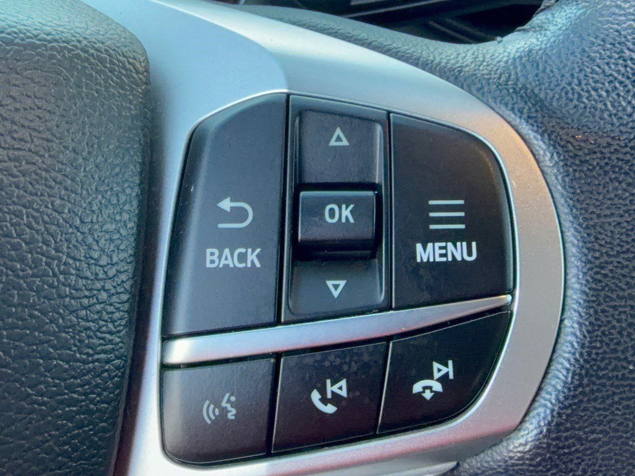 Used 2023 Ford Explorer XLT AWD/4WD image 19