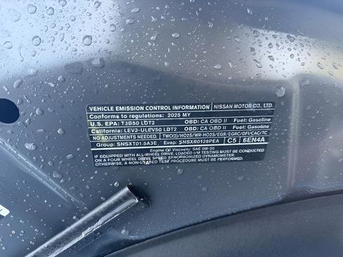 Used 2025 Nissan Rogue SV image 27