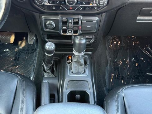 Used 2021 Jeep Wrangler Unlimited Sahara AWD/4WD image 15