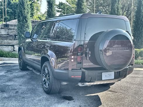 Used 2025 Land Rover Defender 130 S image 3