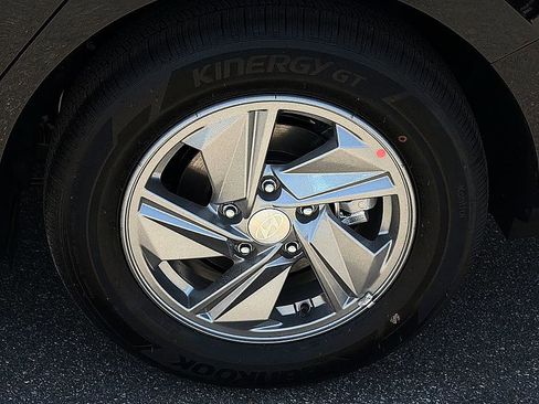 New 2026 Hyundai Elantra SE FWD image 5