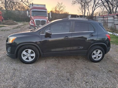 Used 2015 Chevrolet Trax LT w/ LPO, Cargo Package FWD image 1