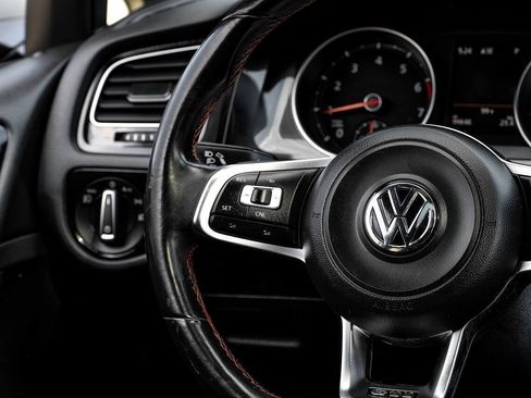 Used 2016 Volkswagen GTI SE w/ Lighting Package (SEL) FWD image 18