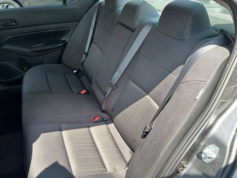 Used 2025 Nissan Altima 2.5 SV FWD image 35