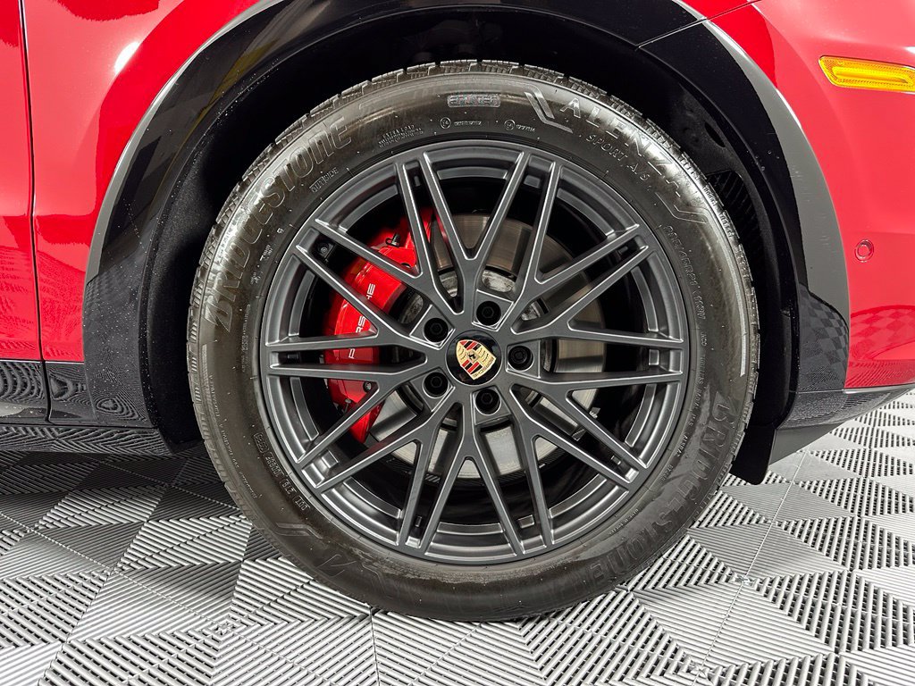 Used 2026 Porsche Cayenne GTS AWD/4WD image 15
