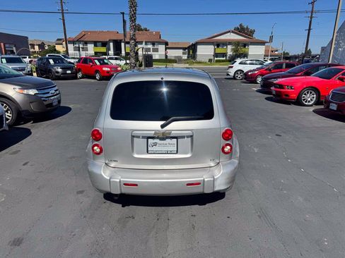 Used 2008 Chevrolet HHR LT FWD image 4