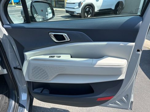 New 2026 Kia Carnival EX image 17