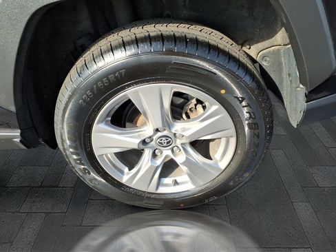 Used 2023 Toyota RAV4 XLE FWD image 11