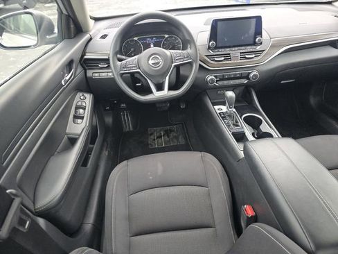 Used 2024 Nissan Altima 2.5 SV image 23