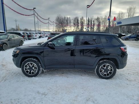 Used 2024 Jeep Compass Trailhawk image 5