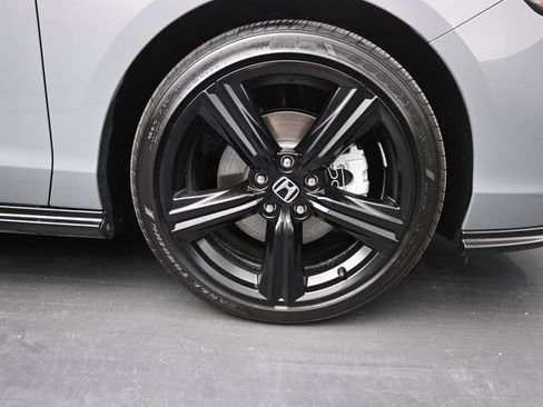 Used 2025 Honda Accord Sport image 40
