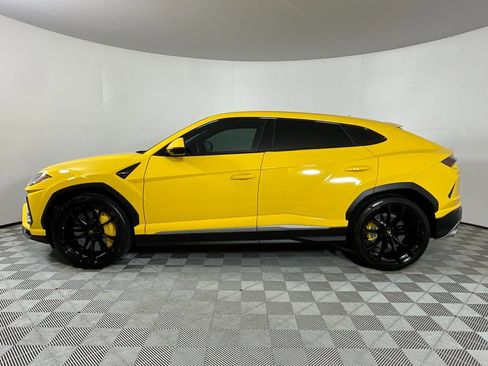 Used 2022 Lamborghini Urus image 2