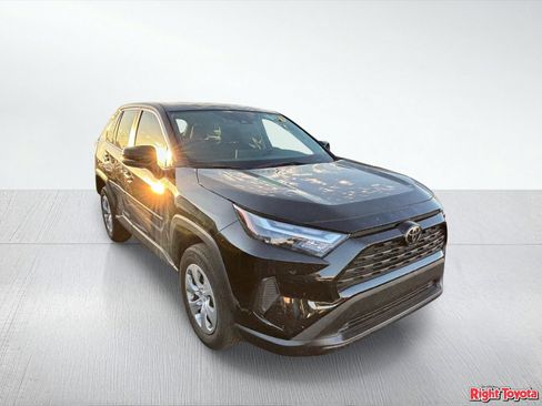 Certified 2023 Toyota RAV4 LE AWD/4WD image 5
