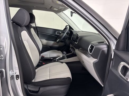 New 2026 Hyundai Venue SEL FWD image 12
