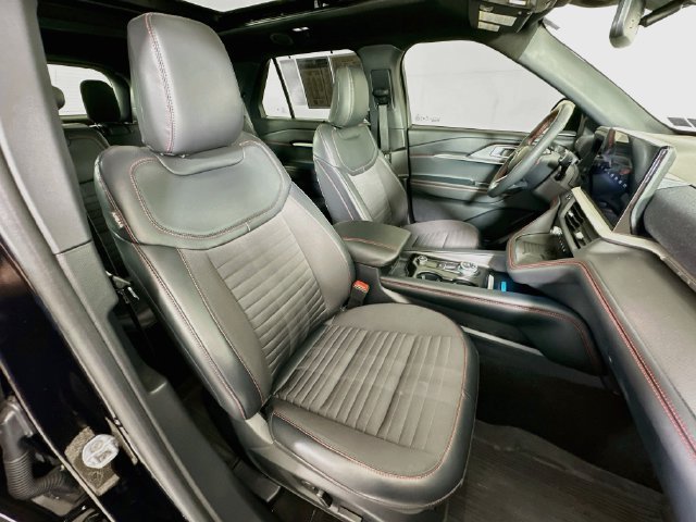 Used 2025 Ford Explorer ST-Line w/ Premium Package AWD/4WD image 35