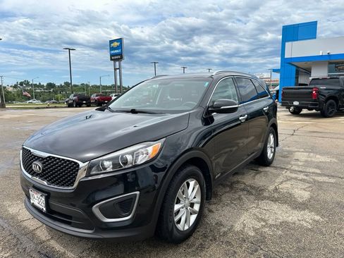 Used 2016 Kia Sorento AWD image 2