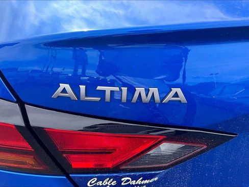 Used 2025 Nissan Altima 2.5 SV FWD image 31
