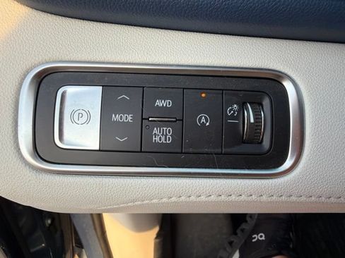 Used 2025 Buick Enclave Avenir w/ Trailering Package, 5000 lbs. AWD/4WD image 19