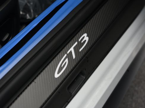 Certified 2026 Porsche 911 GT3 RWD image 33