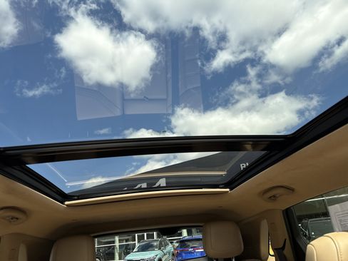 Used 2022 Cadillac XT5 Premium Luxury w/ Platinum Package AWD/4WD image 28