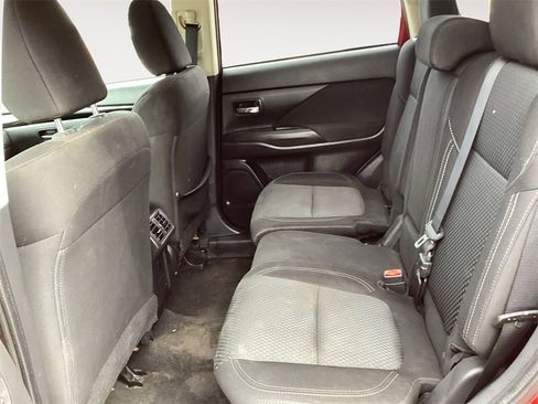 Used 2020 Mitsubishi Outlander ES image 13