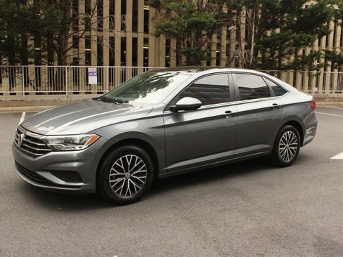 Used 2021 Volkswagen Jetta R-Line FWD image 12