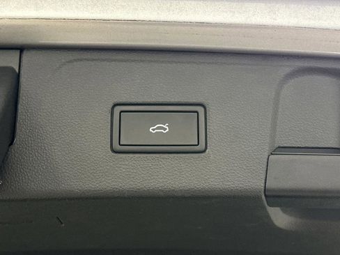 Used 2022 Volkswagen Atlas SE w/ Panoramic Sunroof Package image 15