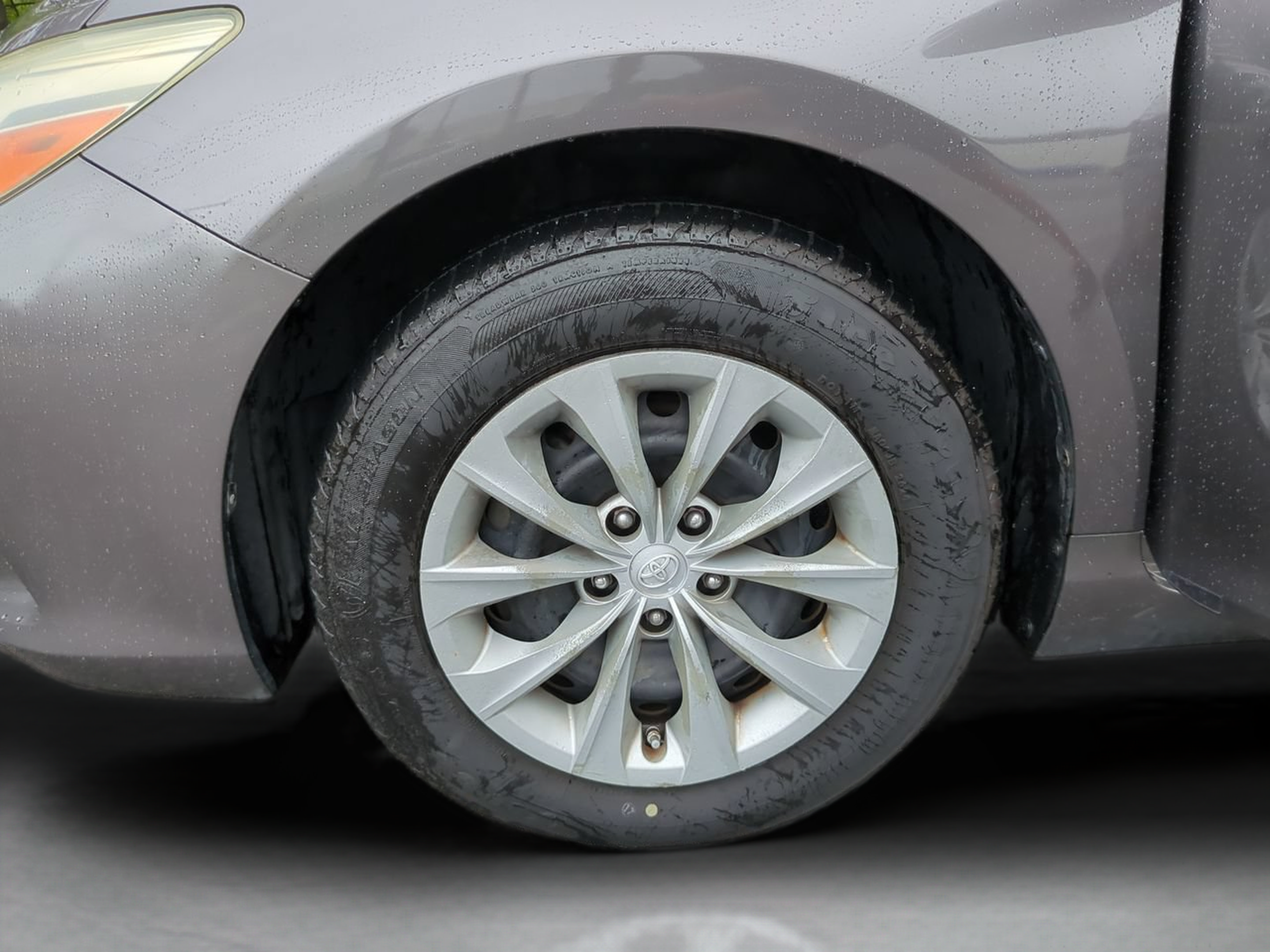 Used 2016 Toyota Camry LE FWD image 32