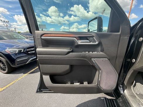 Used 2024 GMC Sierra 2500 Denali w/ Denali Reserve Package AWD/4WD image 11