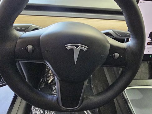 Used 2025 Tesla Model Y Long Range AWD/4WD image 15