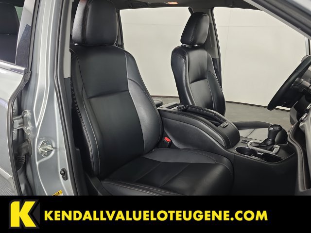 Used 2019 Toyota Highlander XLE w/ Protection Package #3 AWD/4WD image 31