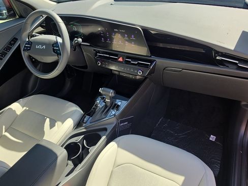 New 2026 Kia Niro EX FWD image 11