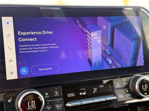 Used 2024 Toyota Highlander XLE image 13