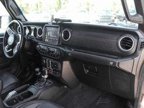Used 2020 Jeep Gladiator Rubicon AWD/4WD image 36