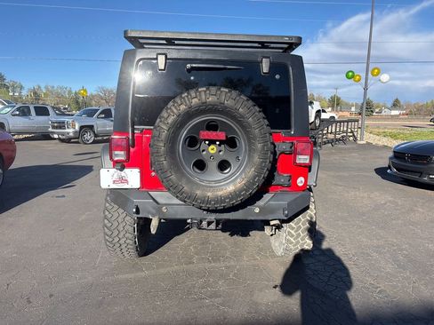 Used 2013 Jeep Wrangler Unlimited Rubicon image 9