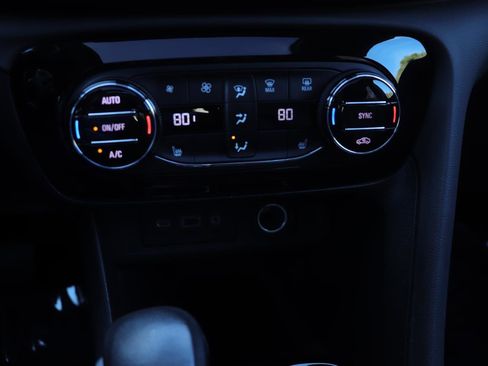 Used 2023 Buick Encore GX Essence w/ Experience Buick Package image 36