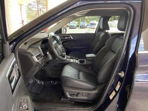 Used 2024 Mitsubishi Outlander SEL AWD/4WD image 39